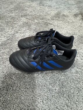 Adidas Kids Black and Blue Soccer Shoes Size 13